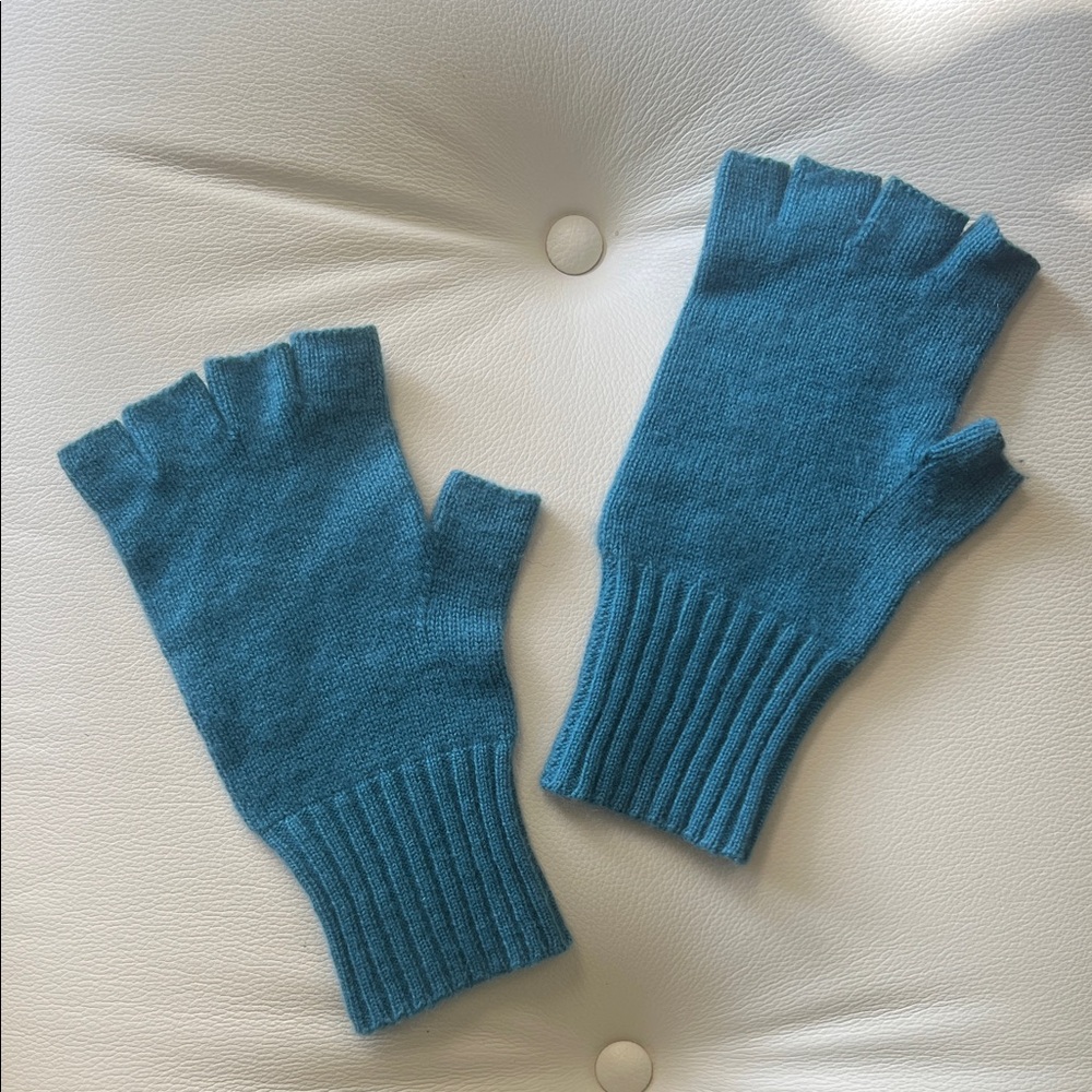 Armand Diradourian Teal Cashmere Fingerless Gloves